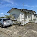 No.289 ⼈気の平屋⼾建！通学便利！コンビニ・ホームセンター・ドラッグストアすぐ近く！⽥園⾵景を眺めながらのんびり⽥舎暮らし♪